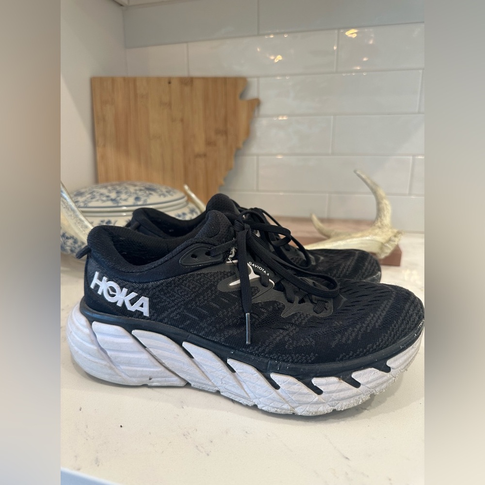 Hoka One One Gaviota 4 in Black White Womens Size 8B